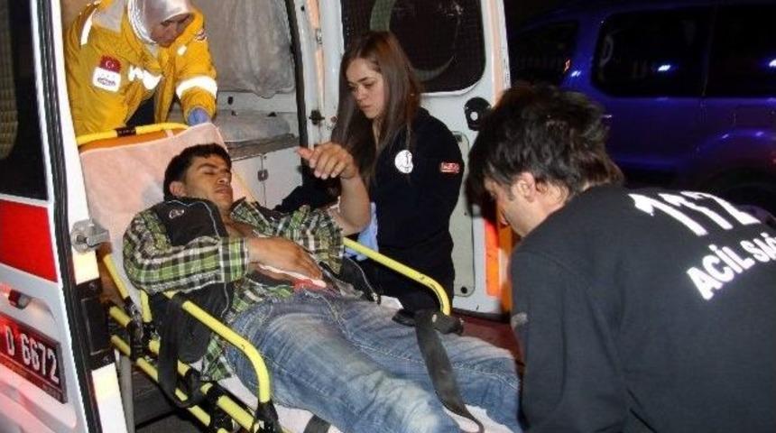 Gaziantep'te Bı&ccedil;aklı Kavga: 3 Yaralı