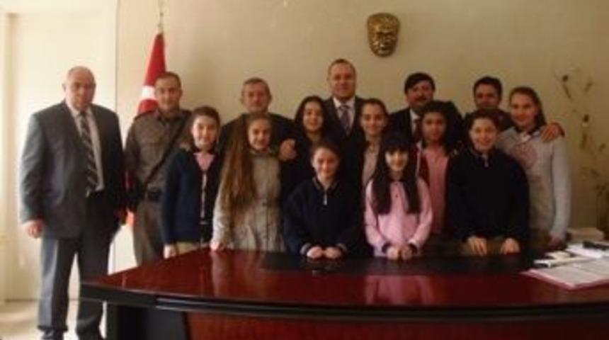Hendek Şehit Mahmutbey Yarı Finalde