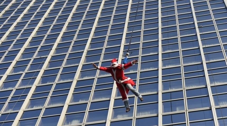 Obama hediyeleri sırtladı