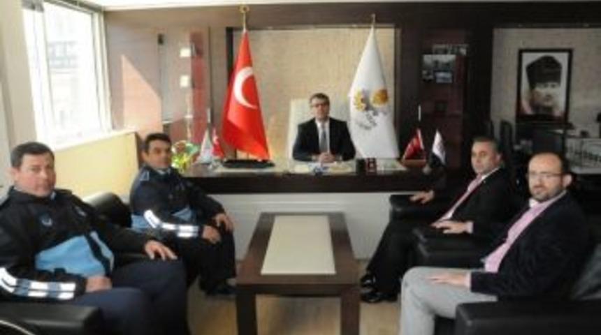 Başkan Ramazan Ayaz'a Teşekk&uuml;r Plaketi