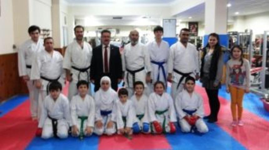 Alfatlı, Karatecileri Ziyaret Etti