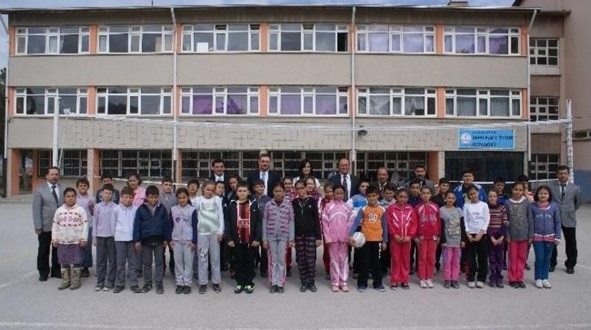 Seyitgazi İl&ccedil;esinde Voleybol Gelişiyor