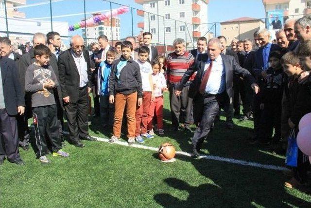 Demirtaş'tan Her Mahalleye Bir Halı Saha Ve Oyun Alanı