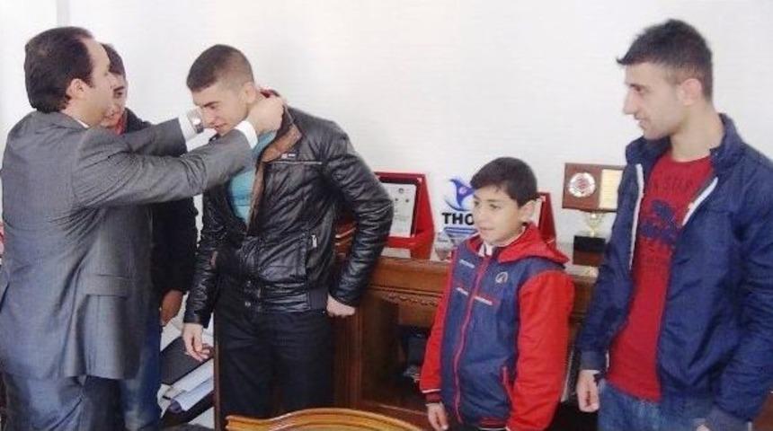 Tatvanlı Sporcular Muay Thai&rsquo;de Destan Yazdı