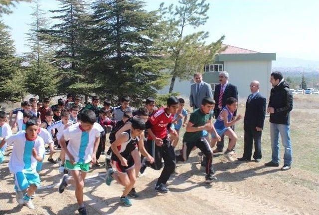 Yarışı 3 &uuml;nc&uuml; Bitirdi Bayıldı 1