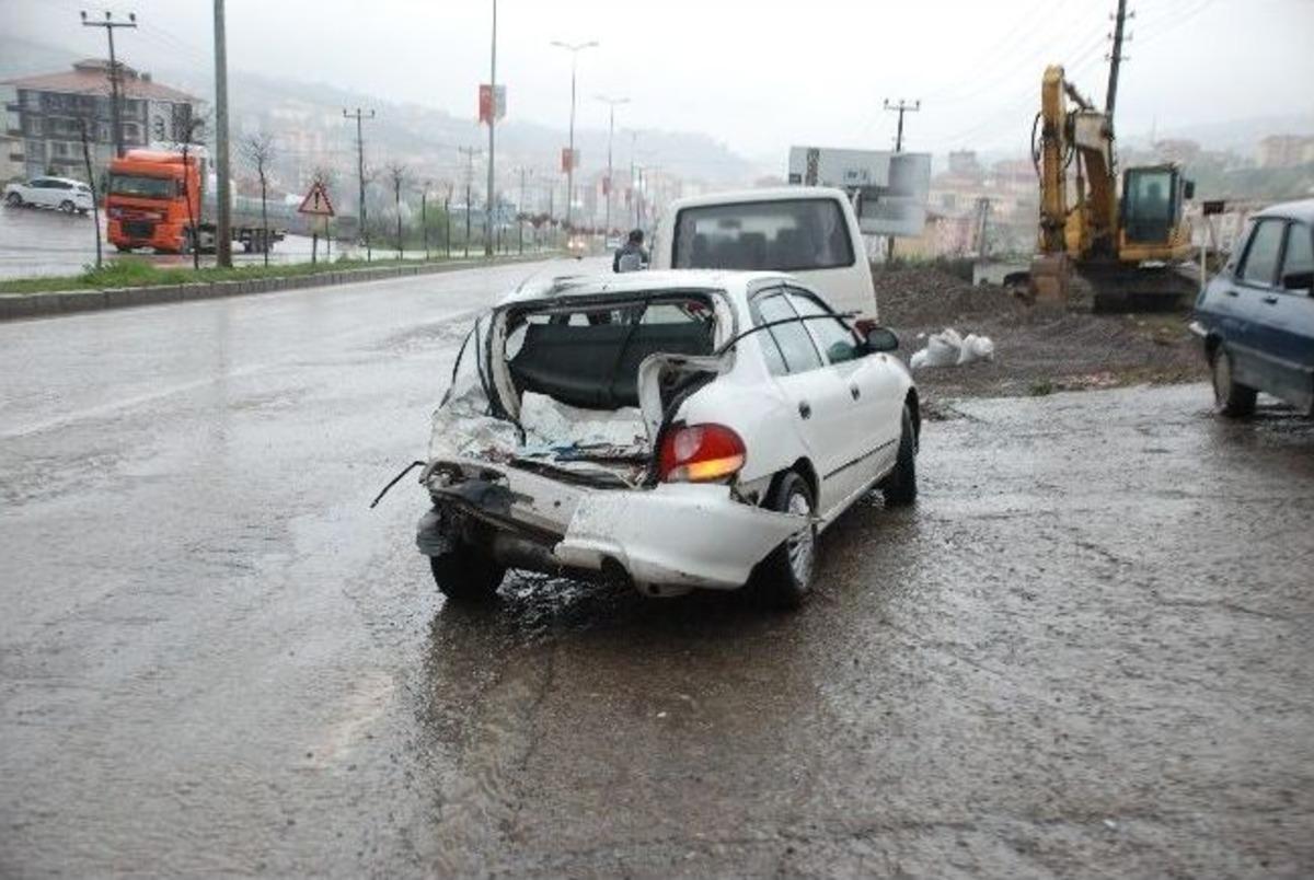 Karadeniz Ereğli&rsquo;de Trafik Kazaları: 2 Yaralı