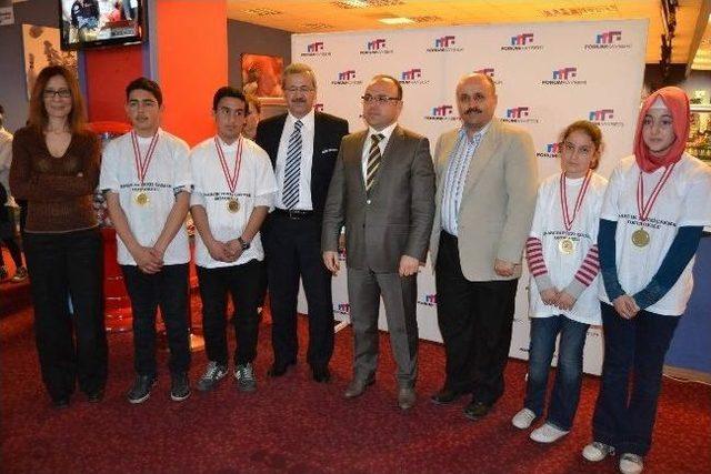 Forum Kayseri'den Öğrencilere Bowling Turnuvası