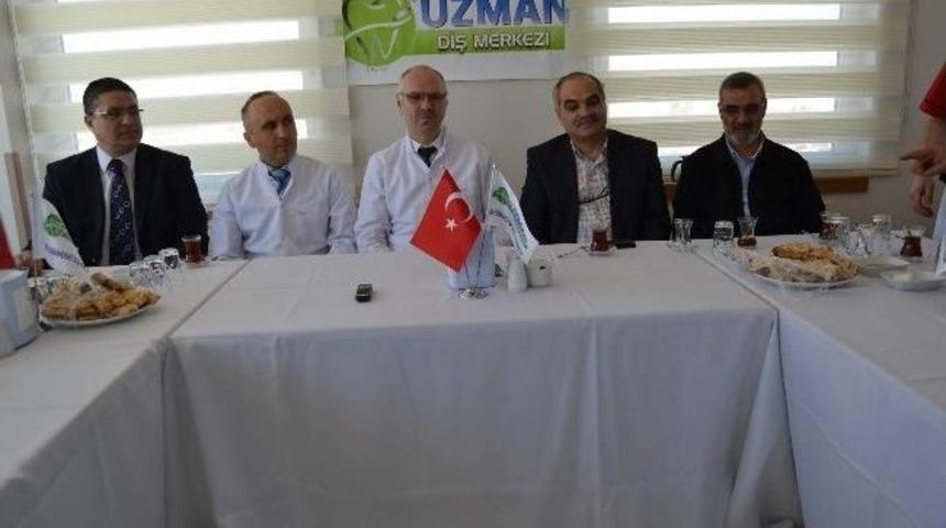 &Ouml;zel Uzman Diş Hastanesi Y&ouml;neticileri Basın Mensupları İle Bir Araya Geldi