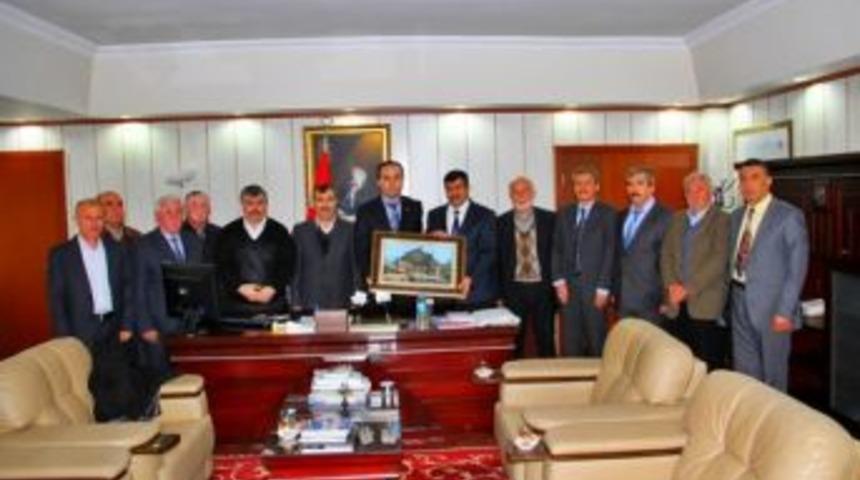 Osmancık Belediye Meclis &Uuml;yellerinden Kaymakama Veda Ziyareti