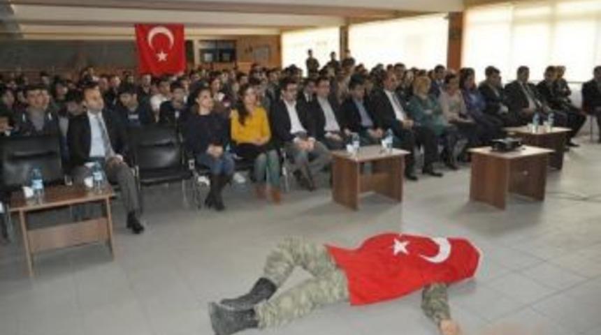 Osmancık MYO' da &Ccedil;anakkale Deniz Zaferi ve Şehitleri Anma Programı