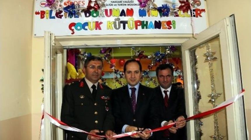 Hakkari&rsquo;de &lsquo;bilgiye Dokunan Minik Eller &Ccedil;ocuk K&uuml;t&uuml;phanesi'nin A&ccedil;ılışı Yapıldı
