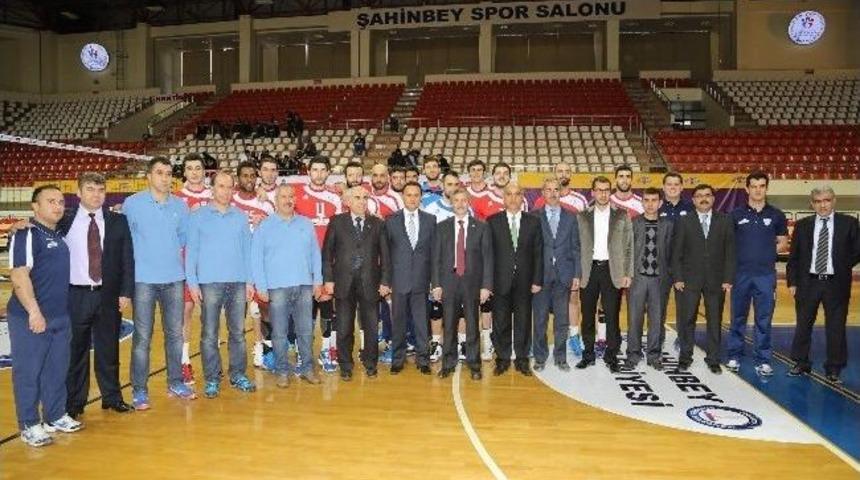 Şahinbey Belediye Voleybol Takımı B Grubunda Şampiyon Oldu