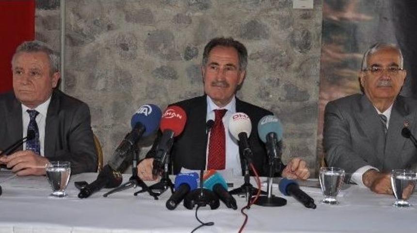 Ertuğrul G&uuml;nay&rsquo;dan Yeni Parti A&ccedil;ıklaması