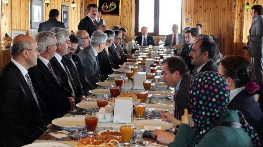 K&uuml;&ccedil;&uuml;kler Daire Başkanlarıyla Son Kez Bir Araya Geldi