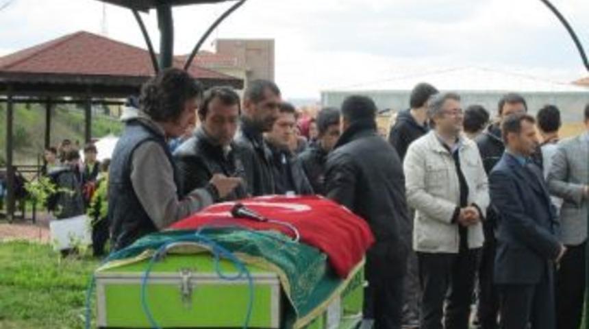 Veli Tarafından Vurulan &Ouml;ğretmen Son Yolculuğuna Uğurlandı