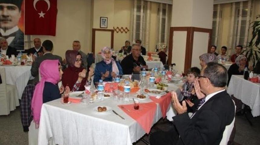 Ticaret Ve Sanayi Odası'ndan Şehit Ve Gazi Ailelerine Yemek