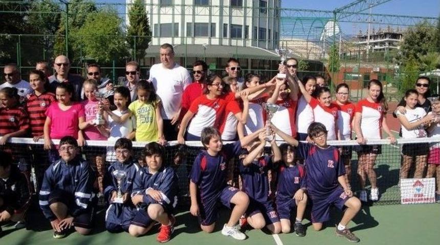 Aydın&rsquo;da Okullar Arası K&uuml;&ccedil;&uuml;kler Tenis İl Birincileri &Ouml;d&uuml;llendirildi