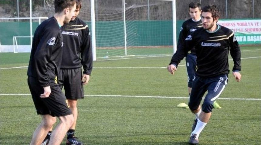 Kozlu Belediyespor, Gebzespor Ma&ccedil;ı Hazırlıklarını S&uuml;rd&uuml;r&uuml;yor
