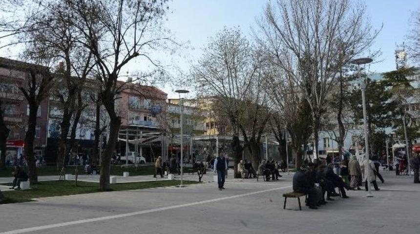 Yenilenen Tiritoğlu Parkı Uşak Halkının Hizmetine A&ccedil;ıldı