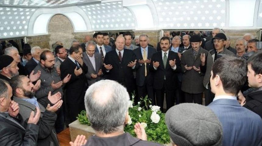 Tarihi Camilere Asans&ouml;r Ve Y&uuml;r&uuml;yen Merdiven