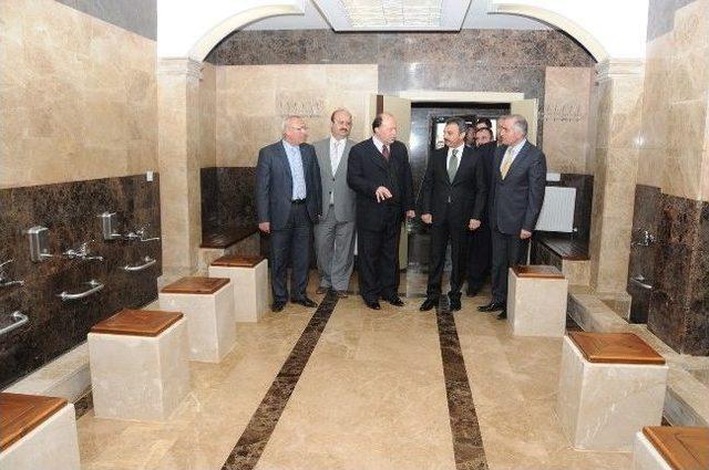 Tarihi Camilere Asans&ouml;r Ve Y&uuml;r&uuml;yen Merdiven 1