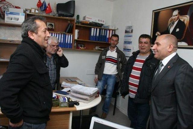 Tahsin Tarhan İzmit te Esnafları Ziyaret Etti 1