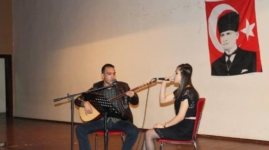 Atat&uuml;rk&ccedil;&uuml; D&uuml;ş&uuml;nce Derneği &Ccedil;anakkale Şehitleri İ&ccedil;in Program D&uuml;zenledi