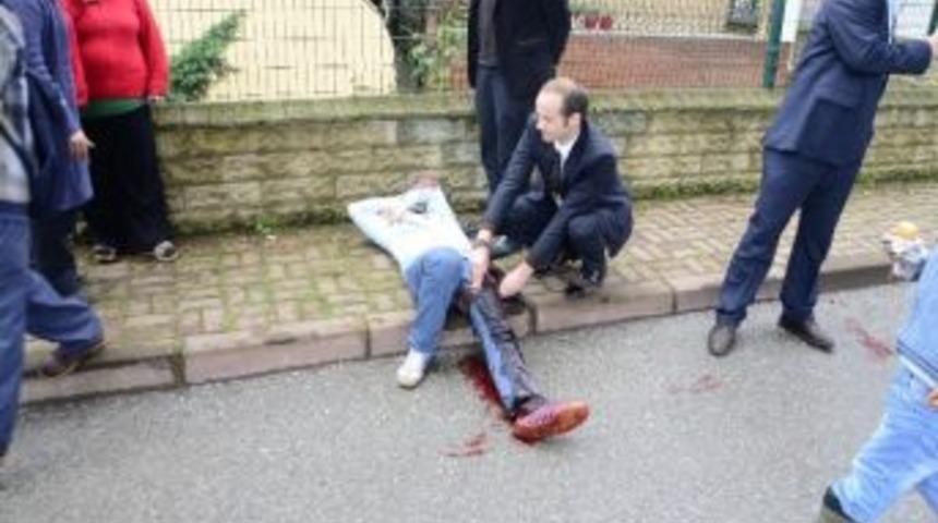 Kız Meselesi Y&uuml;z&uuml;nden Arkadaşını Bı&ccedil;akladı