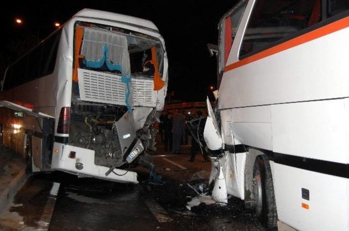 Eskişehir&rsquo;de Feci Kaza: 2 &Ouml;l&uuml;, 8 Yaralı