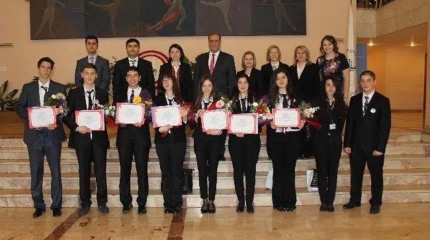 İzmir Fatih Koleji'nin Tubitak Başarısı