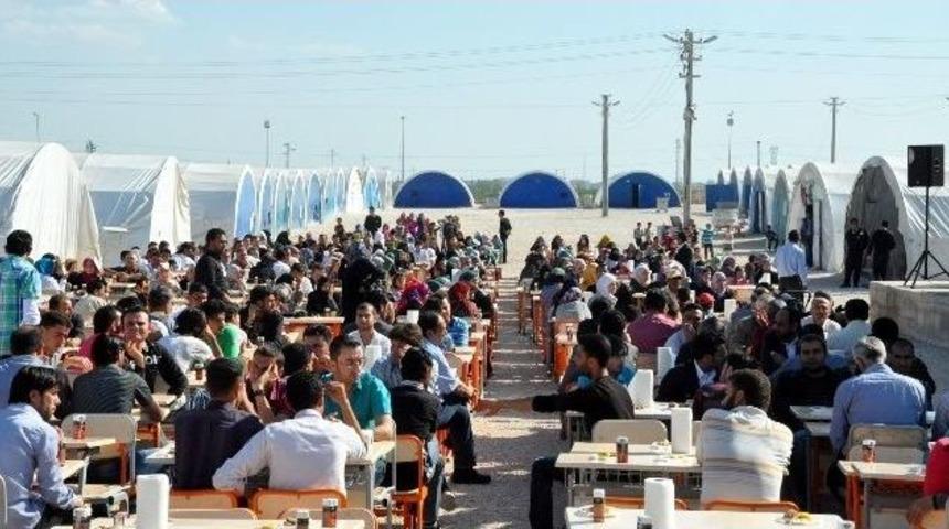 &Ccedil;adır Kentte &Ouml;ğretmenler G&uuml;n&uuml; Kutlandı