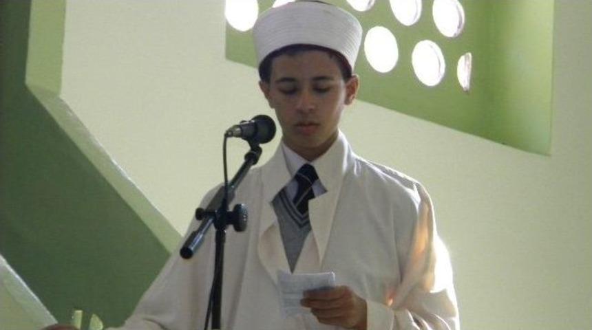 İmam Hatip &Ouml;ğrencileri Hutbe Okumada Yarıştı