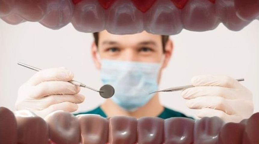 Her D&ouml;rt Kişiden Birinin Ağzı Kokuyor