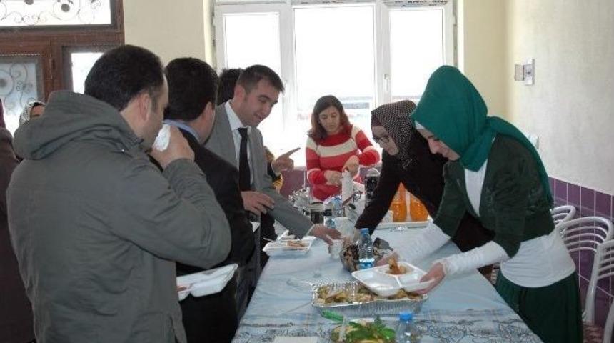 &Ccedil;atak&rsquo;ta Fakir &Ouml;ğrenciler Yararına Kermes
