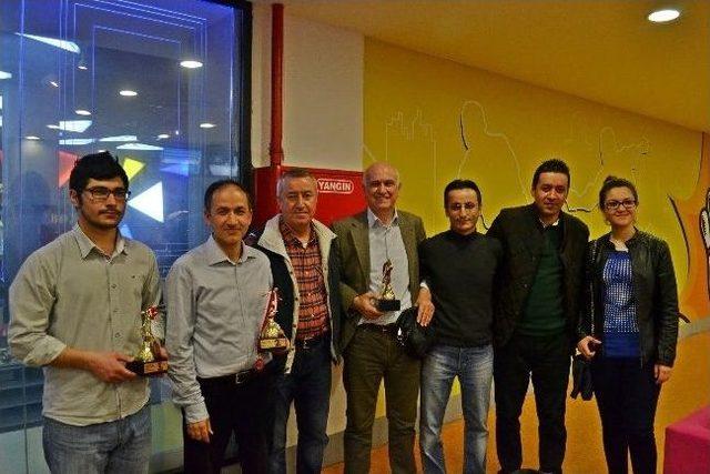 Doktorlar H&uuml;nerlerini Bowling&rsquo;de Sergiledi 1