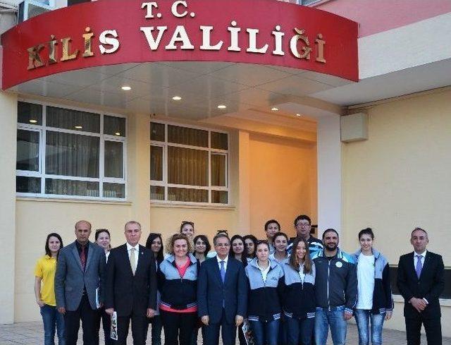İstanbul &Uuml;niversitesi &Ouml;ğrencilerinden Vali Tapsız&rsquo;a Ziyaret 2