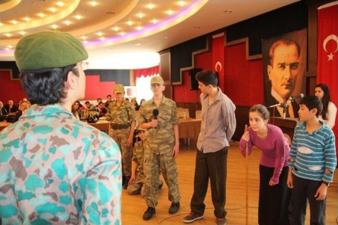 Liseli &Ouml;ğrenciler &Ccedil;anakkale Ruhunu Hissetti