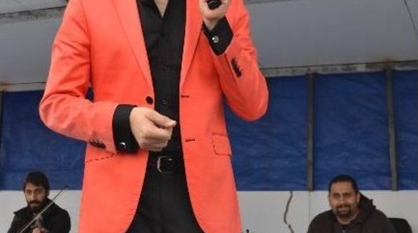 Yusuf Harputlu &Ccedil;erkezk&ouml;y&rsquo;deki Hayranlarını Coşturdu