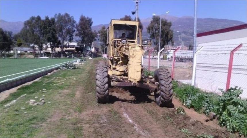 Kiraz&rsquo;a Fıfa Standartlarında Suni &Ccedil;im Saha