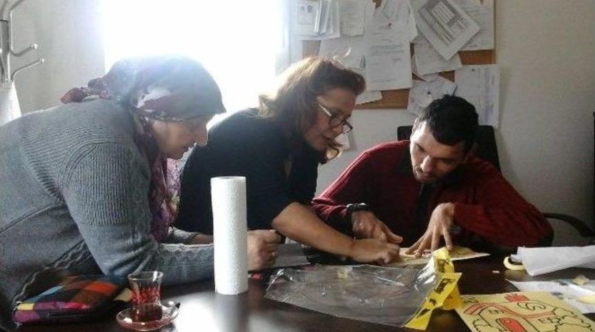 Yakak&ouml;y&rsquo;de Engeller Aşıldı