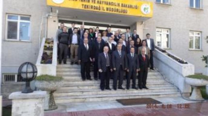 Tekirdağ Gıda Tarım Ve Hayvancılık M&uuml;d&uuml;rl&uuml;ğ&uuml; İthalatı İle İhracatı Yapan Sekt&ouml;r Y&ouml;neticileri İle İstişare Toplantısı Yaptı