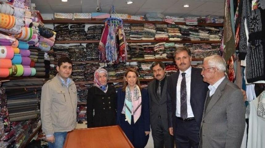 Ak Parti Heyeti, S&uuml;leyman Eser&rsquo;e Destek İ&ccedil;in Darende&rsquo;de Se&ccedil;im &Ccedil;alışması Yaptı