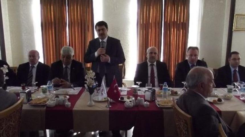 İl Genel Meclisi &Uuml;yelerine Teşekk&uuml;r Yemeği Verildi