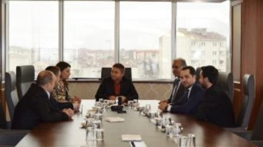 Girişimcilik D&uuml;nyasının &lsquo;gen&ccedil;&rsquo;leri &Ccedil;erkezk&ouml;y&rsquo;de Ziyaretlerde Bulundu