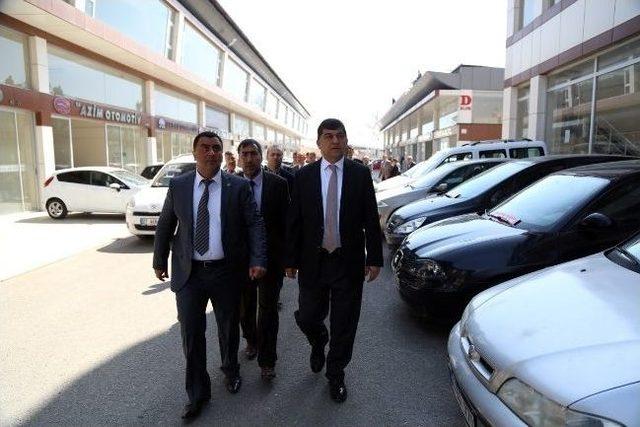 Fadıloğlu Oto Galericiler Sitesi’ni Gezdi