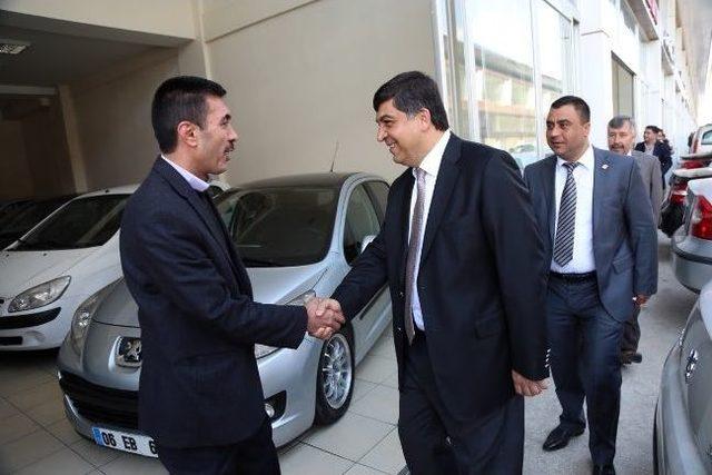 Fadıloğlu Oto Galericiler Sitesi’ni Gezdi