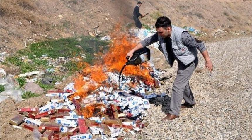 Suşehri&rsquo;nde 15 Bin Paket Ka&ccedil;ak Sigara İmha Edildi
