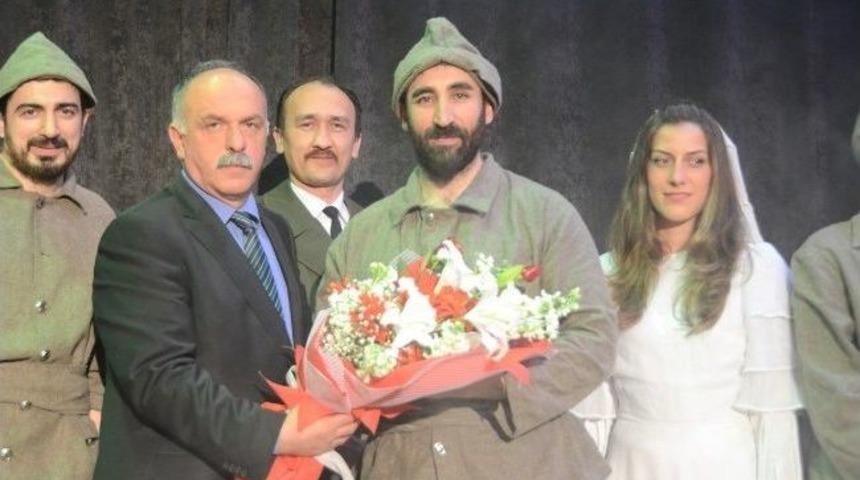 '&ccedil;anakkale Mahşeri' Kartepe'de Sahnelendi