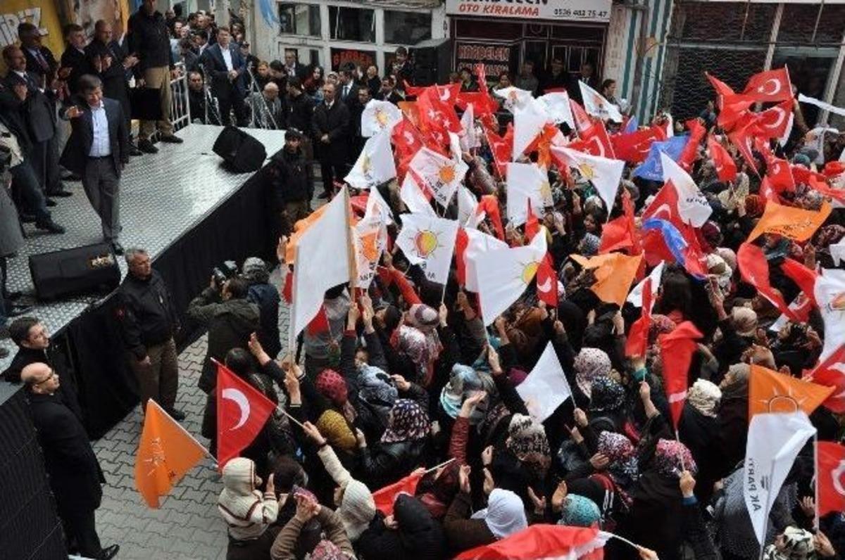 Bakan Davutoğlu&rsquo;nun Konya&rsquo;daki Se&ccedil;im &Ccedil;alışmaları S&uuml;r&uuml;yor