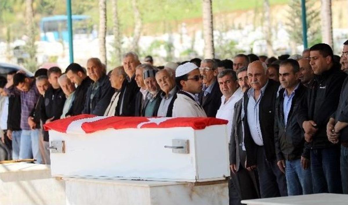 Tren Kazasında &Ouml;lenlerden 3 Kişi Son Yolculuğuna Uğurlandı